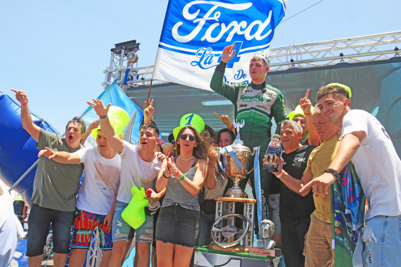 Los festejos del campeón del TC Pista en el ojo de Berna Bosco: WhatsApp Image 2022-12-11 at 13.47.46 (1).jpeg